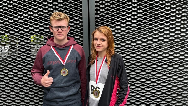 Starke Leistungen beim Parkhauslauf des Lehrter SV Leichtathletik  